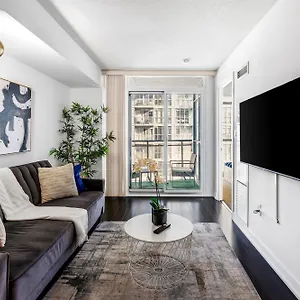 Upscale One Bedroom And Den With Parking Appartement