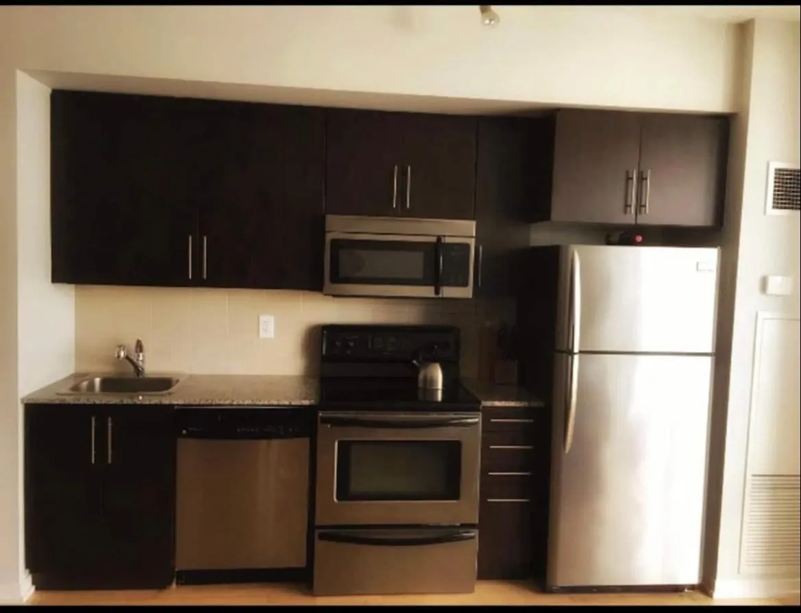 Beautiful Unit In Heart Of Downtown Toronto Lägenhet